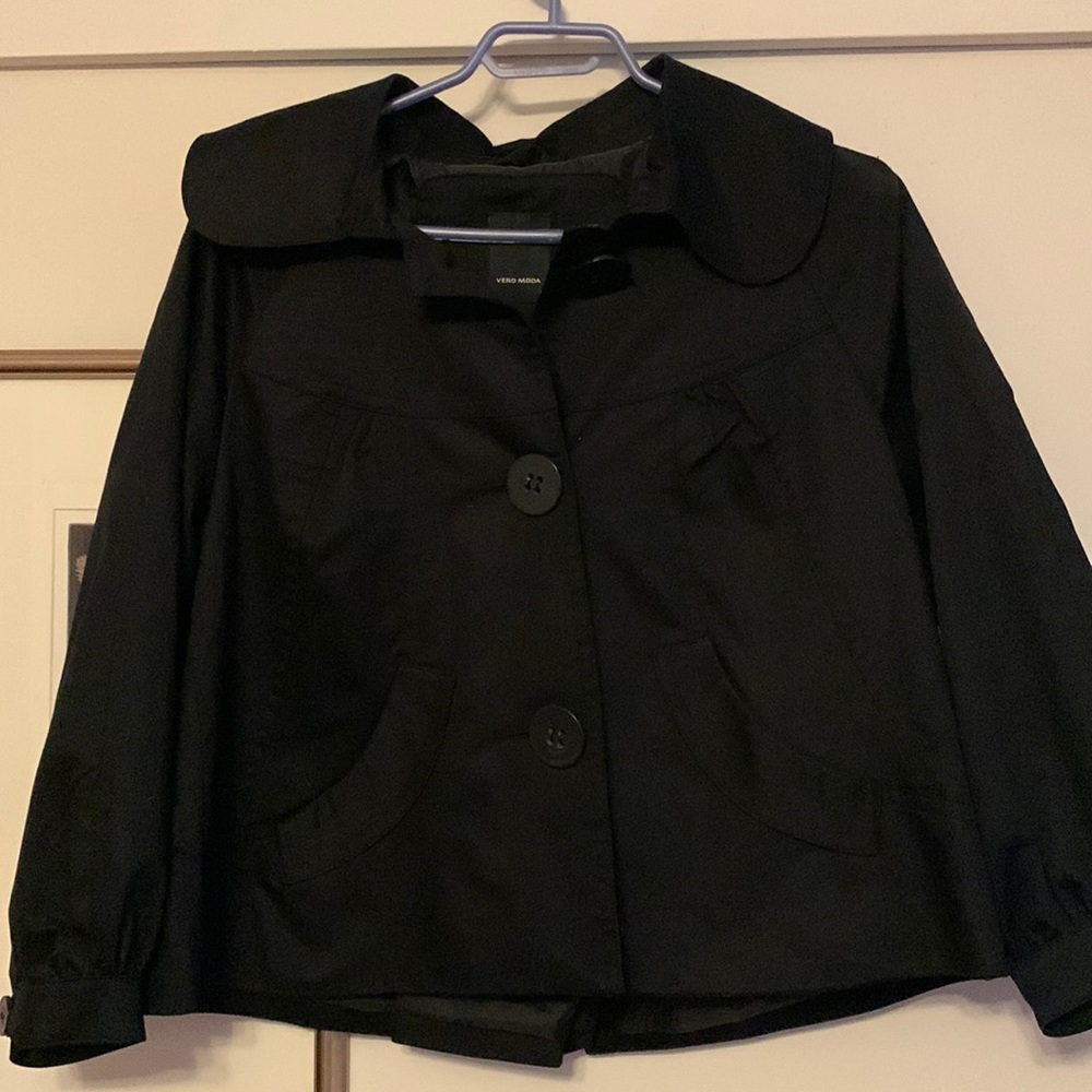 Vero Moda light cropped jacket. Size M. Never worn.